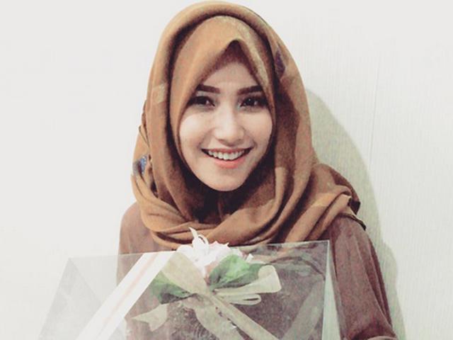Akhirnya Ayu Ting Ting Punya Akun Twitter Baru News Entertainment Fimela Com