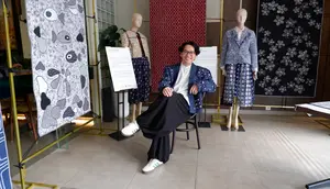 Adrie Basuki Ubah Limbah Tekstil Jadi Material Eksklusif, Kain Marmer Hadirkan Pola Unik