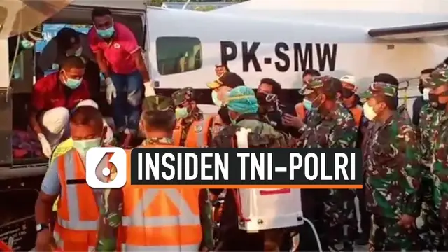 VIDEO: Bentrok TNI-Polri, 3 Jenazah Anggota Polri Tiba di Jayapura