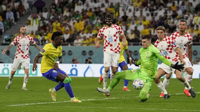 Foto: Lagi, Aksi Brilian Kiper Kroasia Dominik Livakovic Bikin Brasil Tersingkir di Perempatfinal Piala Dunia 2022