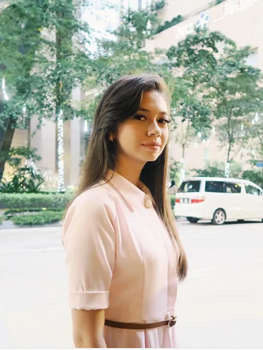 Pemeran dalam film Cahaya Cinta Pesantren itu juga lupa telah berapa lama menjadi jomblo. Sambil tertawa, ia mengaku menjomblo sampai besi menjadi lumutan. (Instagram/yukikt)