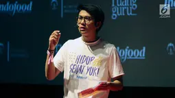 Brand Ambassador Ruangguru Iqbaal Ramadhan berbicara dalam peluncuran program Hidup Sehat Yuk di Jakarta, Minggu (22/7). Program ini berupa konten edukasi digital. (Liputan6.com/JohanTallo)