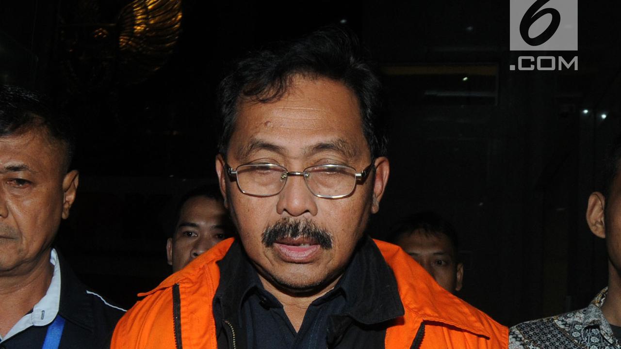 Gubernur Kepri Nurdin Basirun Kenakan Baju Tahanan KPK