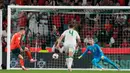 Sayangya, tembakannya mampu dimentahkan kiper Irlandia, Caoimhin Kelleher. (AP Photo/Armando Franca)