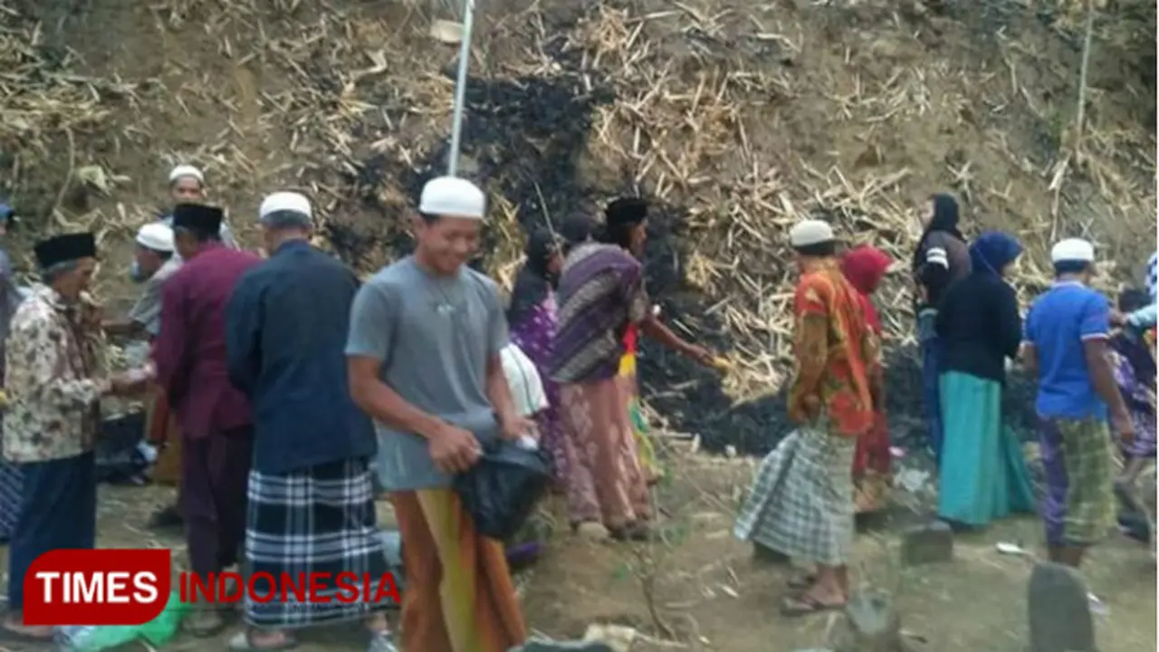 Ziarah Kubur Media Silaturahmi bagi Warga Kotengah