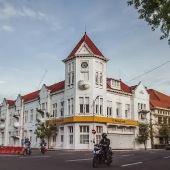 Kota Surabaya (Photo by Kristian Tandjung on Unsplash)