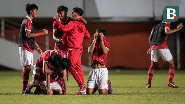 Foto: Momen Tangis Haru Skuat Timnas Indonesia U-16 usai Pastikan Lolos ke Final Piala AFF U-16 2022