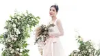 Unggah pemotretan memakai gaun pengantin dengan nuansa serba putih, sosok Nindy Ayunda tampil mencuri perhatian. Pemotretan yang dilakukan bersama RIo Motret ini sontak menjadi sebuah kabar yang hadir tiba-tiba. Pasalnya Nindy Ayunda saat ini dikabarkan telah menikah lagi, setelah menjadi seorang janda.(Liputan6.com/IG/@riomotret)