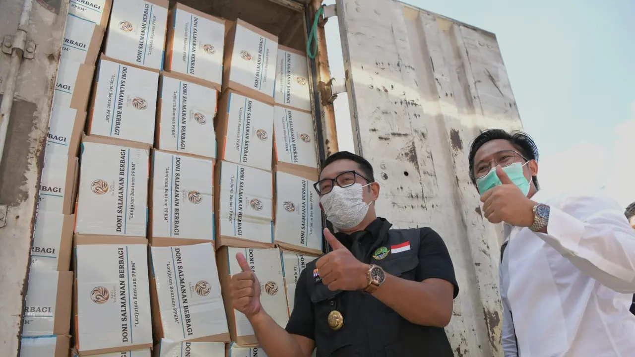 Gubernur Jawa Barat Ridwan Kamil saat menemani youtuber muda Doni Salmanan