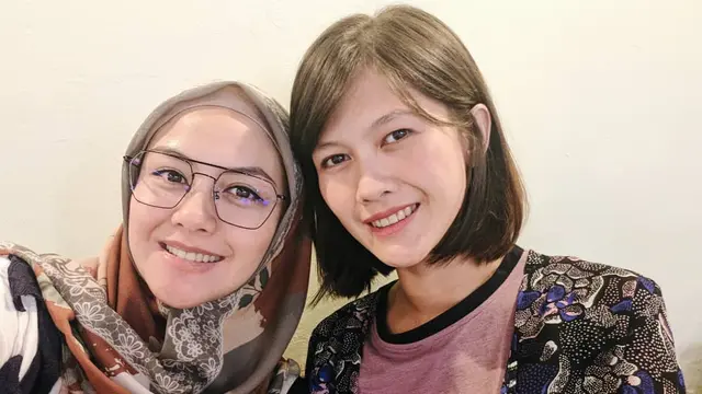 6 Potret Revalina S Temat dan Adik yang Jarang Tersorot, Bak Kembar