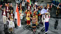 Paralimpiade Paris 2024 Dibuka, Stafsus Presiden Angkie Yudistia Wakili Indonesia Jadi Pembawa Plakat. Foto: Dok. Pribadi.