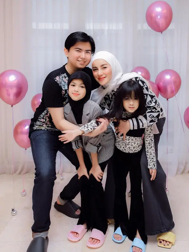 Aleena Naira Hana Hutapea putri Olla Ramlan rayakan ulang tahun ke-8 (Foto: instagram ollaramlan)