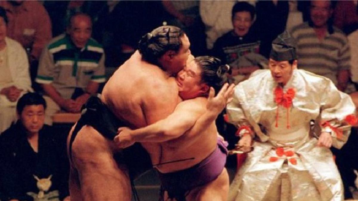 Pengungsi Ukraina Menangkan Turnamen Sumo Bergengsi di Jepang