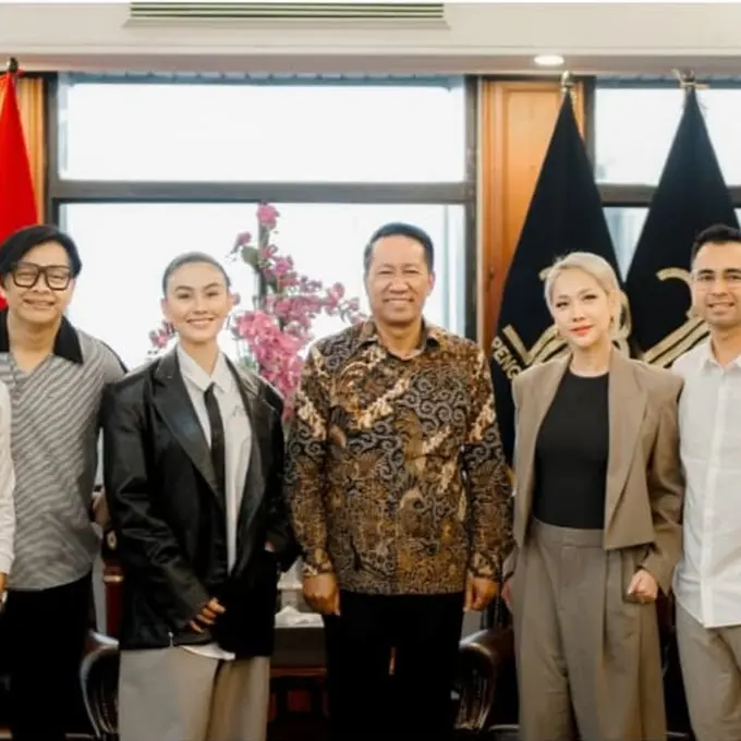 Perjuangkan Hak Cipta Musik, Bunga Citra Lestari dan Agnez Mo Tampil Kompak Bergaya Maskulin