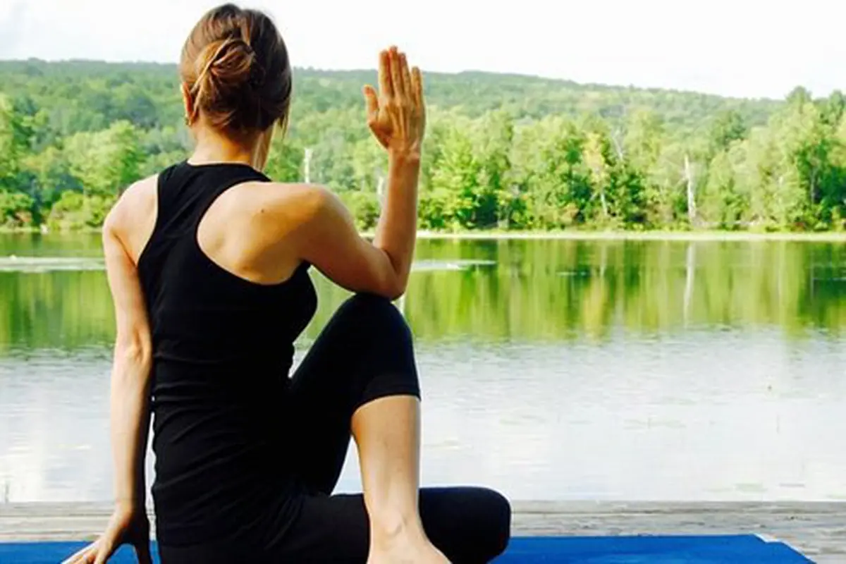 Pose yoga selama puasa/copyright Pixabay.com/evitaochel