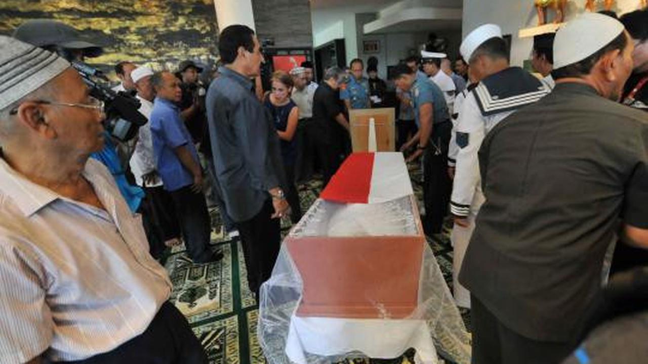 Suasana duka di kediaman Sudomo
