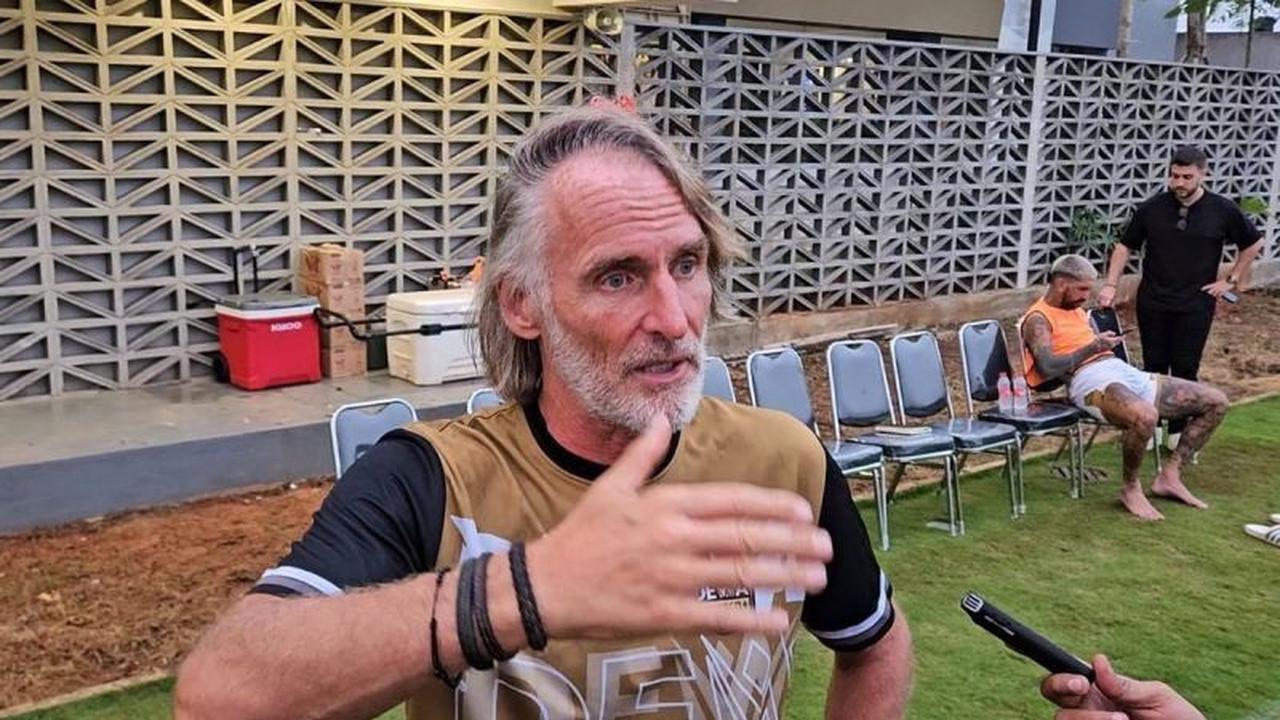 Jan Olde Riekerink Sebut Laga Dewa United vs Persija di JIS Sangat Menarik