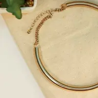 Ilustrasi Model Gelang Emas (Photo By Paoo Cifuentes on Unsplash)