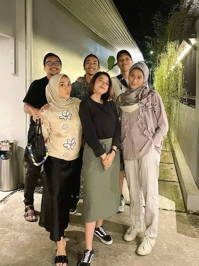 [Fimela] Enno Lerian dan Bumi Pradipa Pria Untara