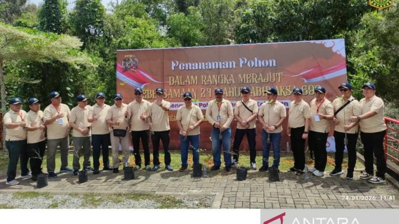 Perkuat Aksi Lingkungan, Kejati Kalbar Tanam Pohon di Singkawang