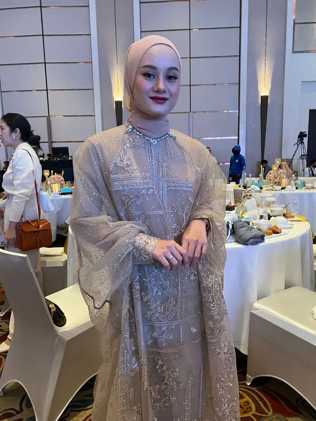 Detail baju lebaran Dinda Hauw