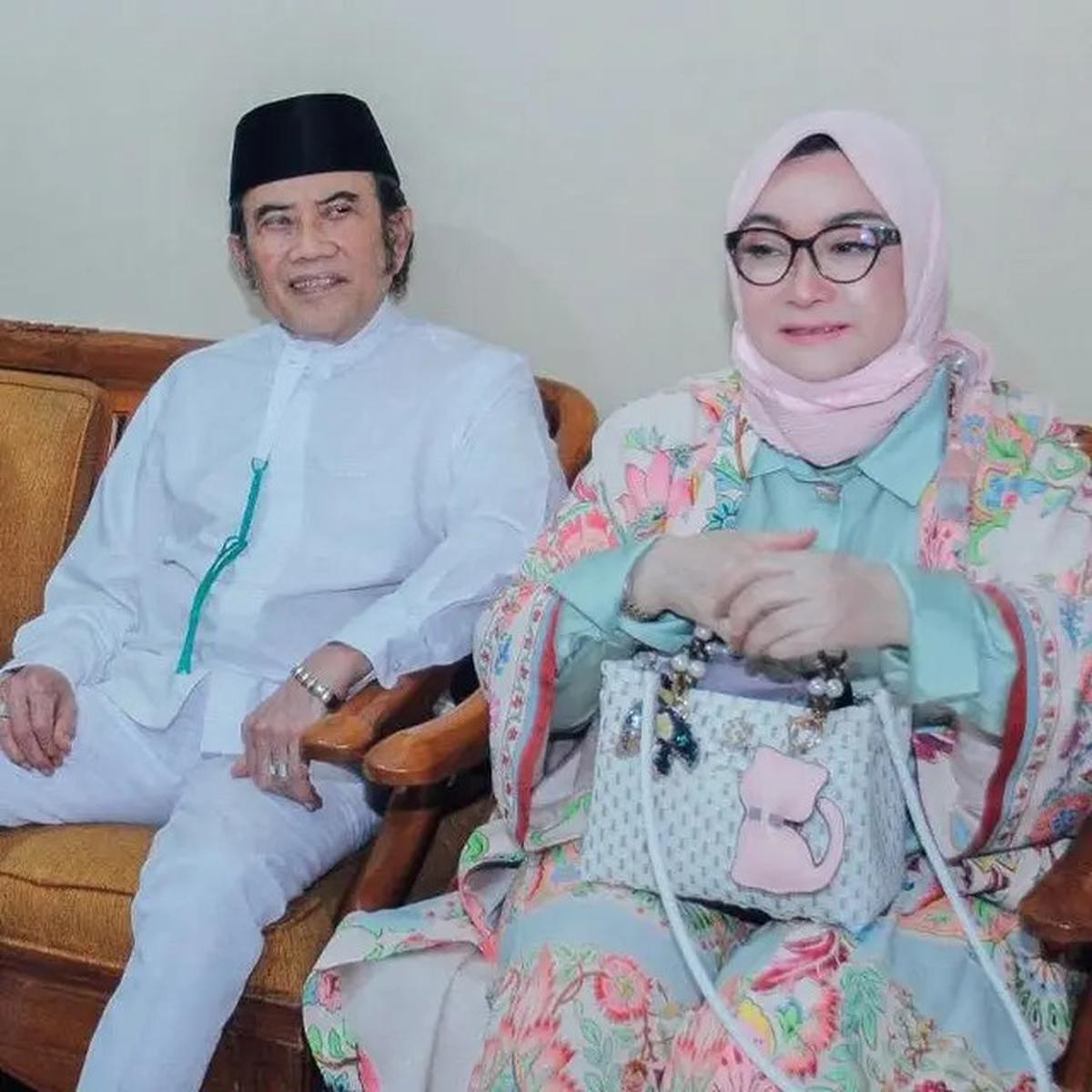 7. Rhoma Irama dan Ricca Rachim