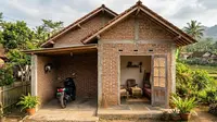 7 Desain Rumah 1 Lantai Biaya Rp50 Juta di Desa dengan Garasi Motor dan Ruang Tamu yang Nyaman