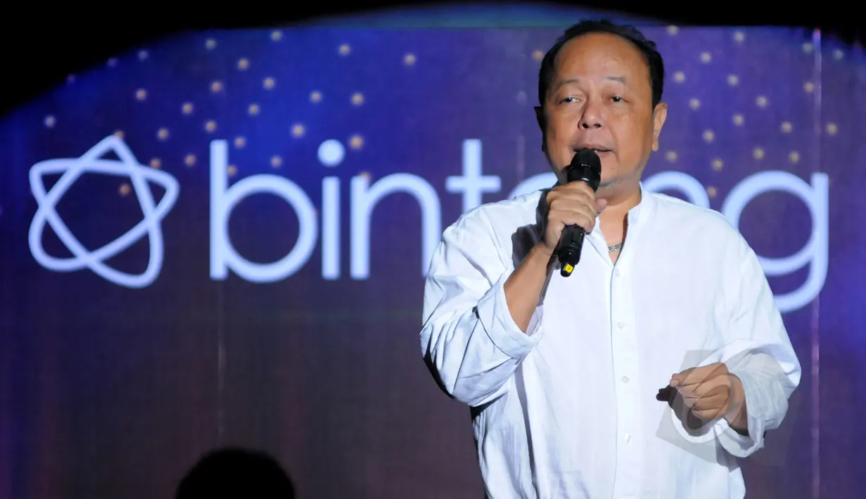 Pemimpin Redaksi KMK Online Group, Muhammad Teguh saat memberikan sambutan dalam  syukuran Bintang.com di lantai 8 SCTV Tower, Jakarta, Jumat (20/3/2015). (Liputan6.com/Faisal R Syam)