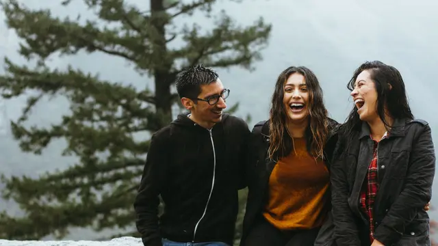 [Bintang] 5 Zodiak Ini Gampang Akrab sama Orang-orang