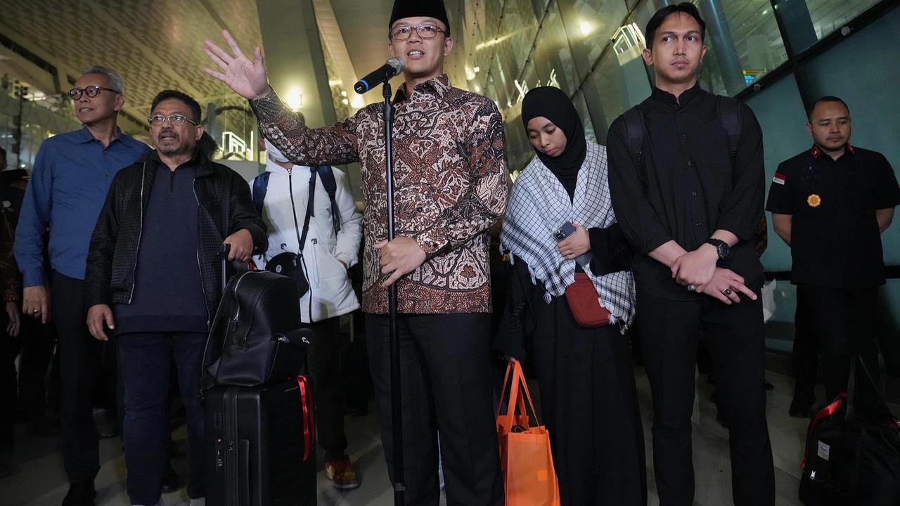 FOTO: Gelombang Pertama Evakuasi WNI dari Iran Tiba di Tanah Air