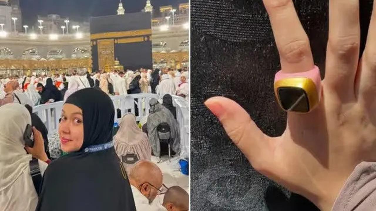 Potret 7 Artis Indonesia Pernah Pegang Ka'bah, Penuh Haru