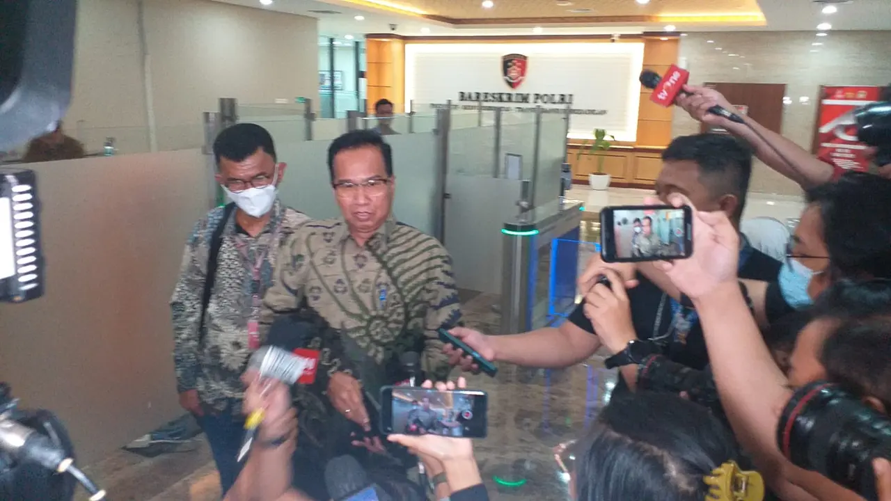 Menteri Badan Usaha Milik Negara (BUMN) Erick Thohir melaporkan Faizal Assegaf ke Mabes Polri pada Jumat (26/8) sore