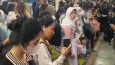 Cerita Penumpang KRL Tertahan Nyaris 1 Jam Gara-Gara Tawuran Manggarai