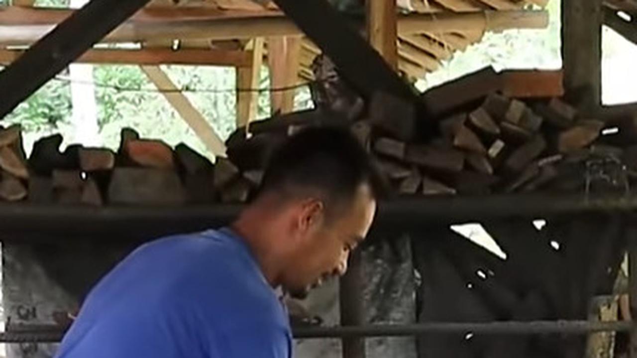 Mengunjungi Kampung Pandai Besi di Cipari, Ciptakan Golok Unggul secara Tradisional