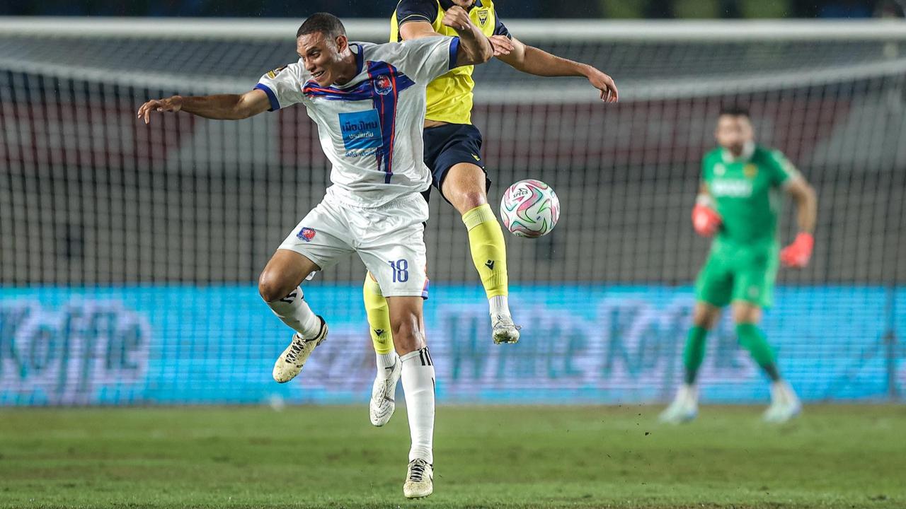 FOTO: Port FC Kalahkan Oxford United, Boyong Trofi Piala Presiden 2025 ke Thailand