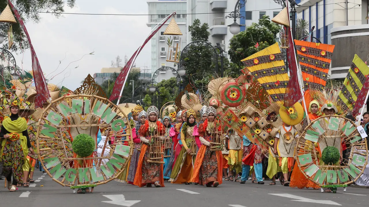 Pawai Budaya di Bandung