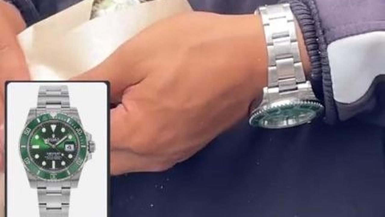 Pakai jam Tangan Mahal