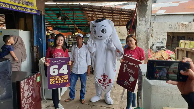 Maskot Piala Dunia 2022 Sambangi Pasar Sentra Antasari Banjarmasin