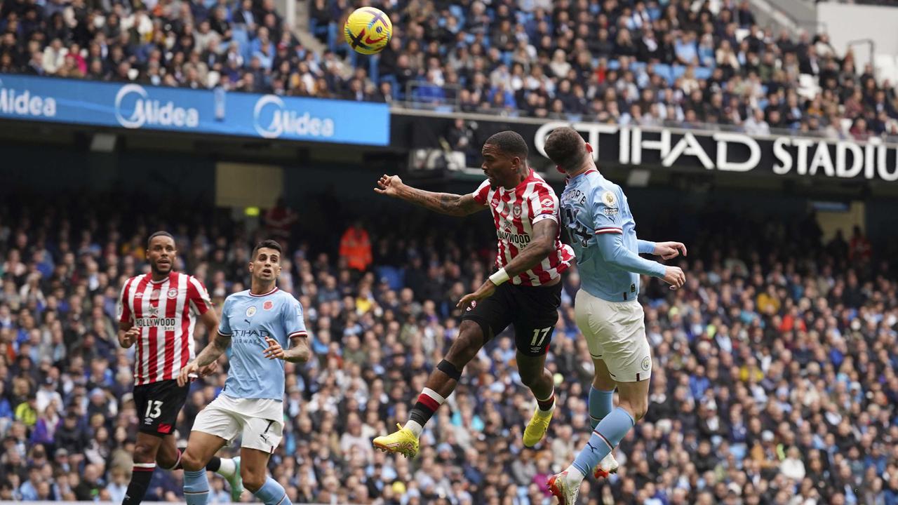 Foto: Manchester City Dipecundangi Brentford, Chelsea Keok di Markas Newcastle United