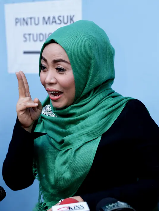 Ia sangat berharap lelaki yang akan mendampinginya kelak bisa memimpin dunia dan akhiratnya. (Andy Masela/Bintang.com)