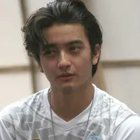 Sempat membuat iri para penggemar dengan julukan Sibling Goals membuat Bryan Domani merasa adiknya adalah saingan untuknya.