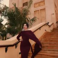 Gaun tersebut diketahui ditaksir bernilai ratusan ribu yang bisa didapatkan secara online di e-commerce. [@tasyafarasya].