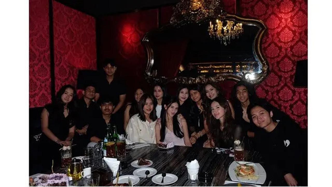 6 Potret Pesta Ultah Harleyava Princy ke-18, Rayakan Bareng Keluarga dan Sahabat