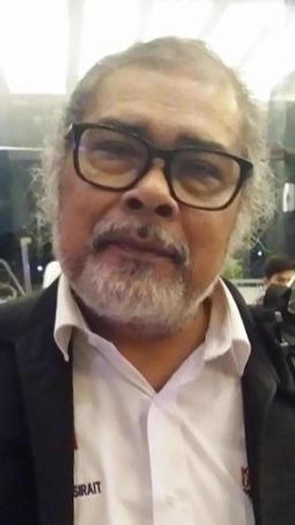 Berita duka menyelimuti dunia perlindungan anak-anak Indonesia. Arist Merdeka Sirait, seorang pejuang hak anak dan Ketua Komnas Perlindungan Anak (Komnas PA), telah berpulang.