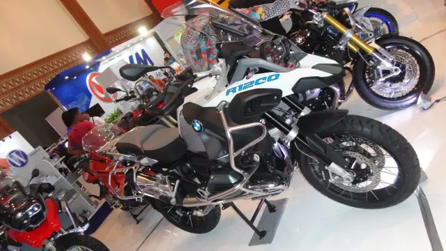 Parade Motor Sport Super Mewah di IMoS 2014