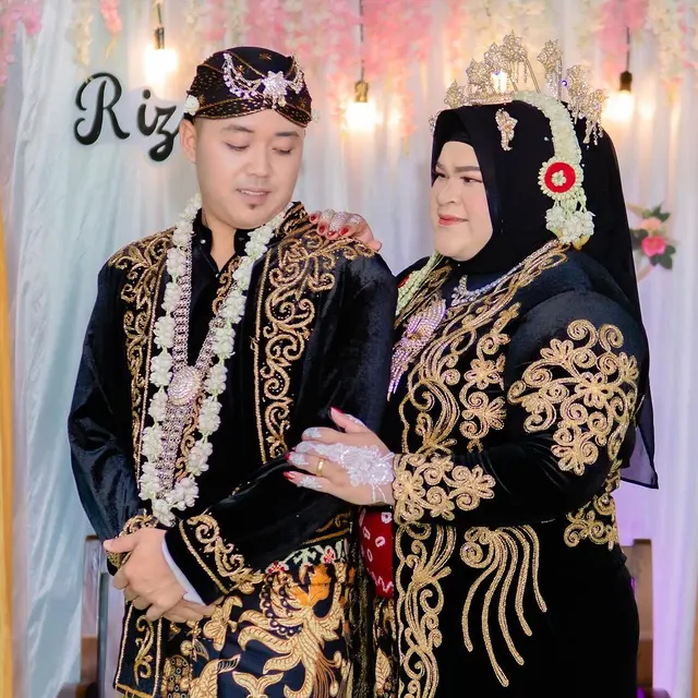 6 Potret Pernikahan Nurul Akmal Atlet Angkat Besi, dari Akad hingga Resepsi
