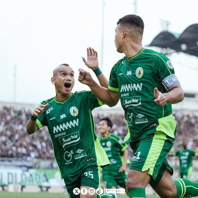 Riko Simanjuntak, Gustavo Tocantins