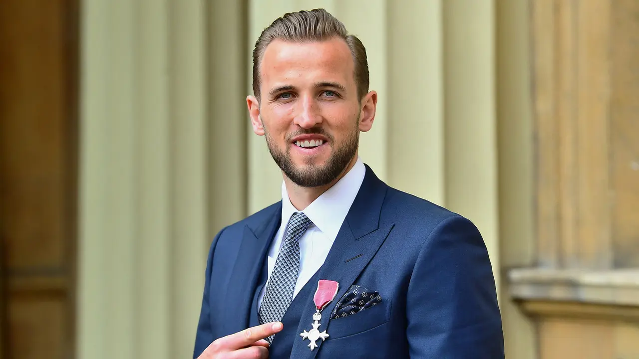 Foto: 6 Bintang Sepak Bola Aktif yang Pernah Mendapatkan Gelar Kehormatan dari Ratu Elizabeth II