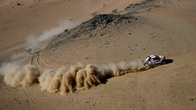 Aksi Fernando Alonso di Reli Dakar 2020