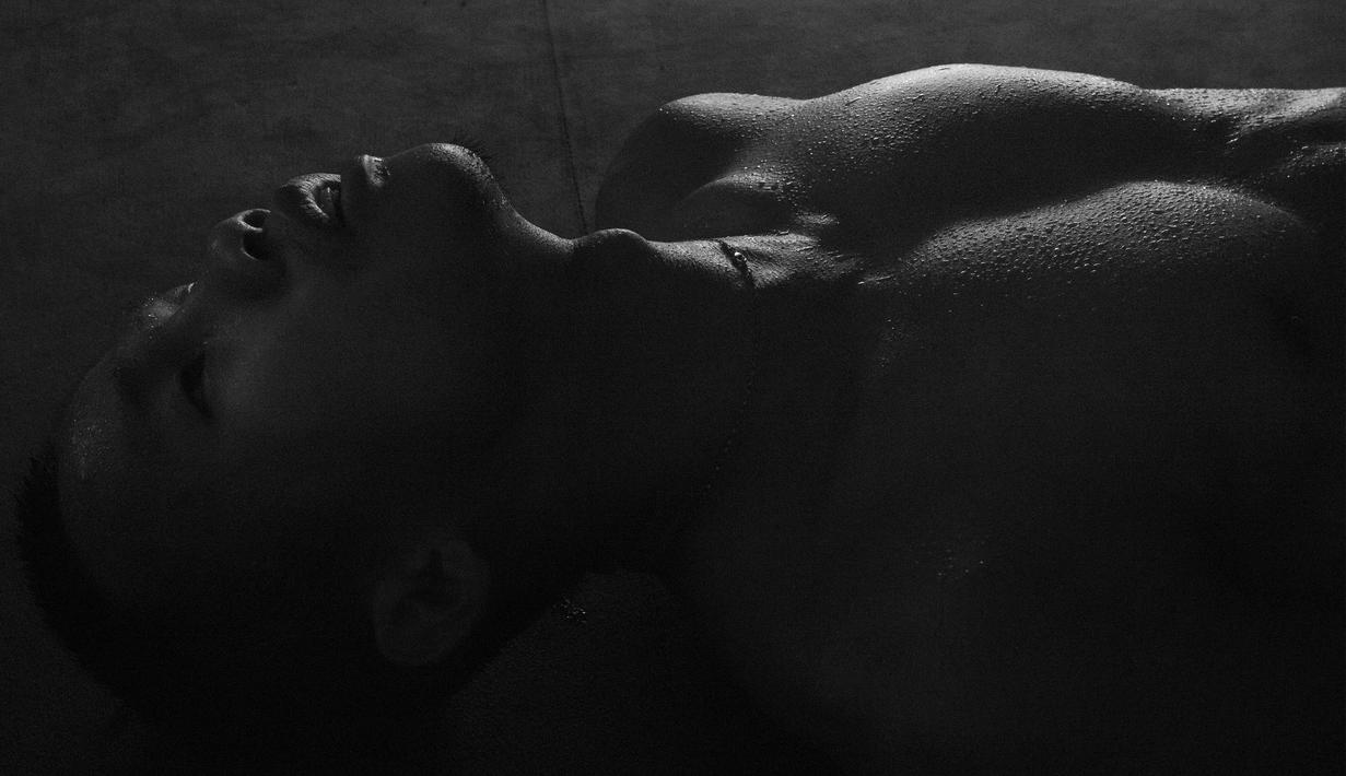 Menurutnya sebuah kebahagian tak ternilai saat melihat kebahagiaan sang putra dan istri. (Bola.com/Vitalis Yogi Trisna)